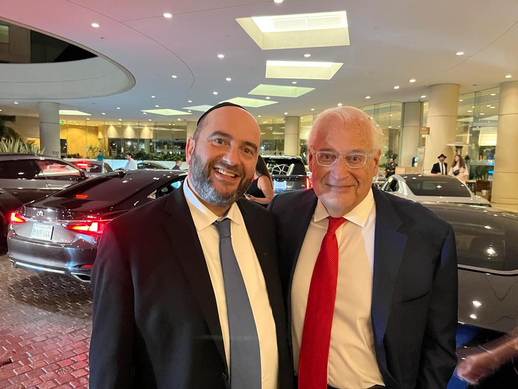 Rabbi Dunner with Ambassador David Friedman at the United Hatzala Gala Banquet