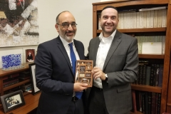 Rabbi Warren Goldstein, Chief Rabbi of South Africa, receives his copy of Rabbi Dunner's book Mavericks, Mystics & False Messiahs at Beverly Hills Synagogue, December 4, 2018